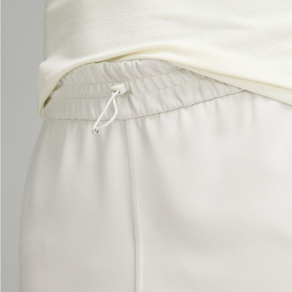 Softstreme High-Rise Short 4"